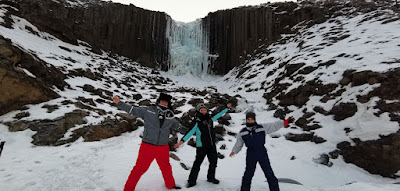 Stuðlafoss completamente congelada.